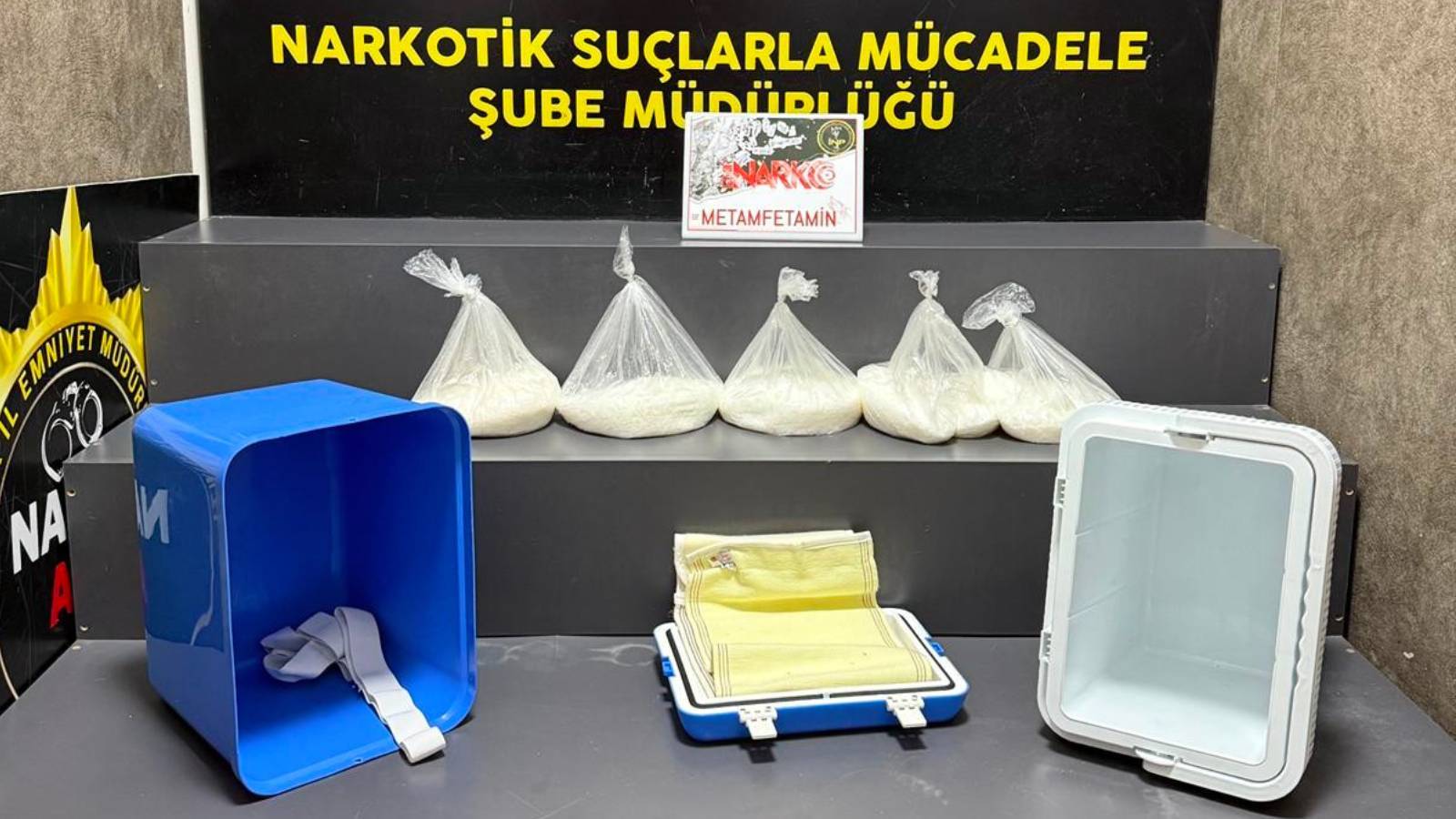 Aracından 5 kilo uyuşturucu çıkan sürücü tutuklandı